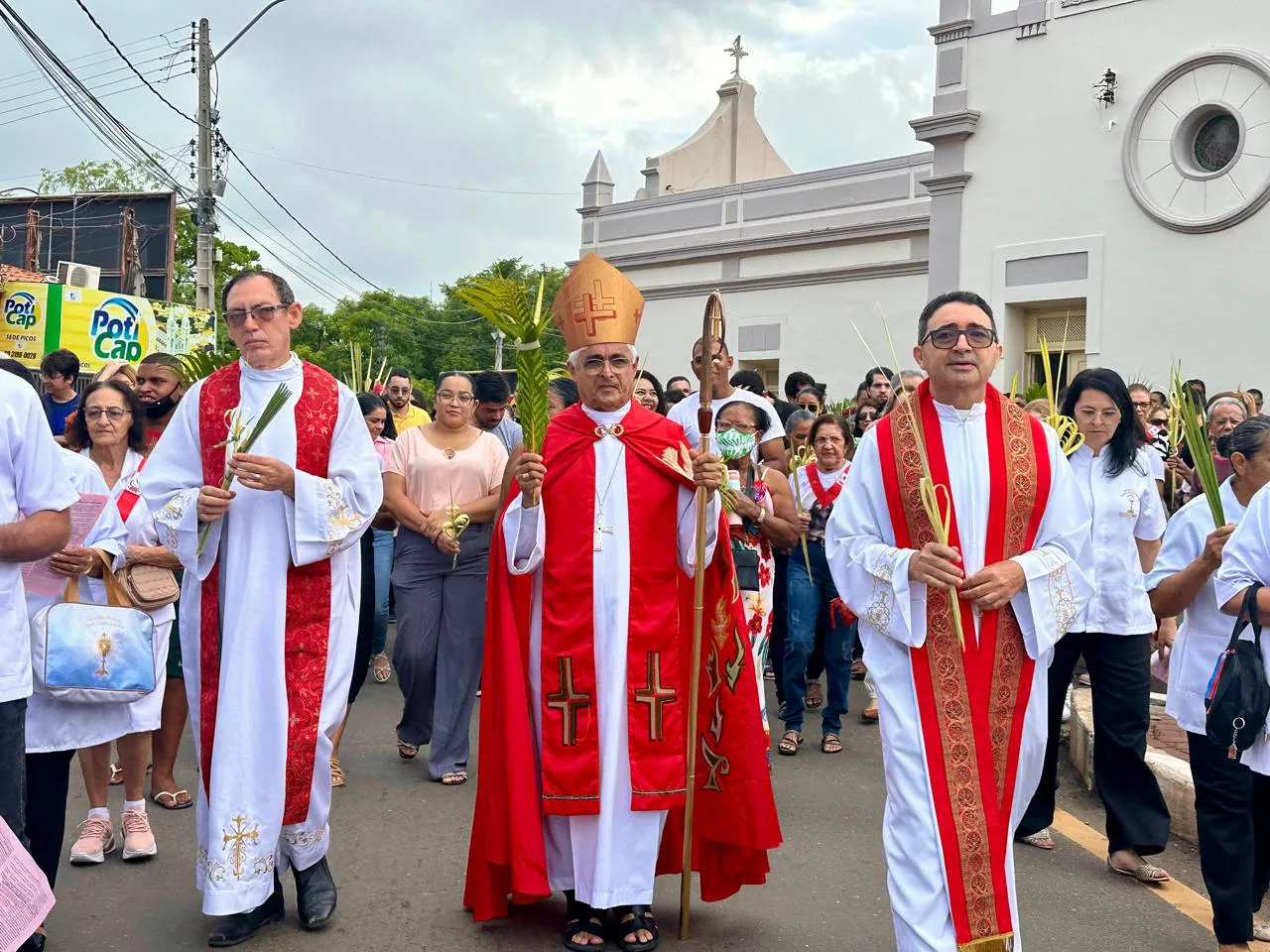 Procissão e Missa do Domingo de Ramos abrem oficialmente a Semana Santa na Diocese de Picos