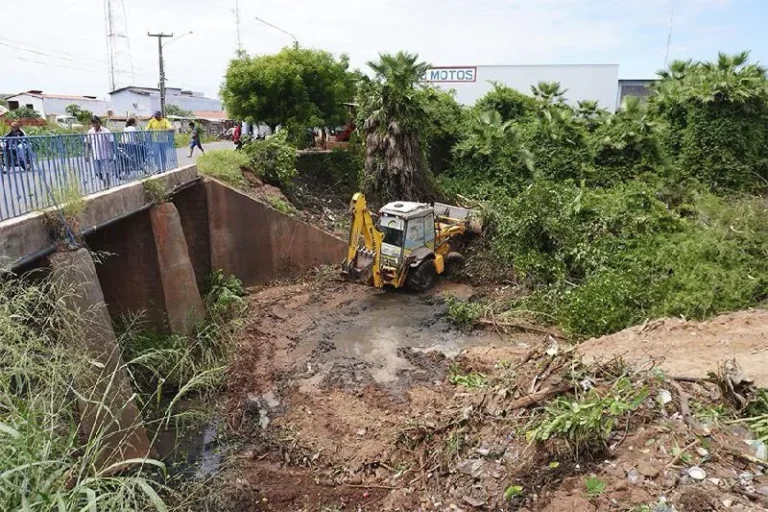 Secretaria de Meio Ambiente de Itainópolis realiza revitalização da área do Riacho das Marimbas