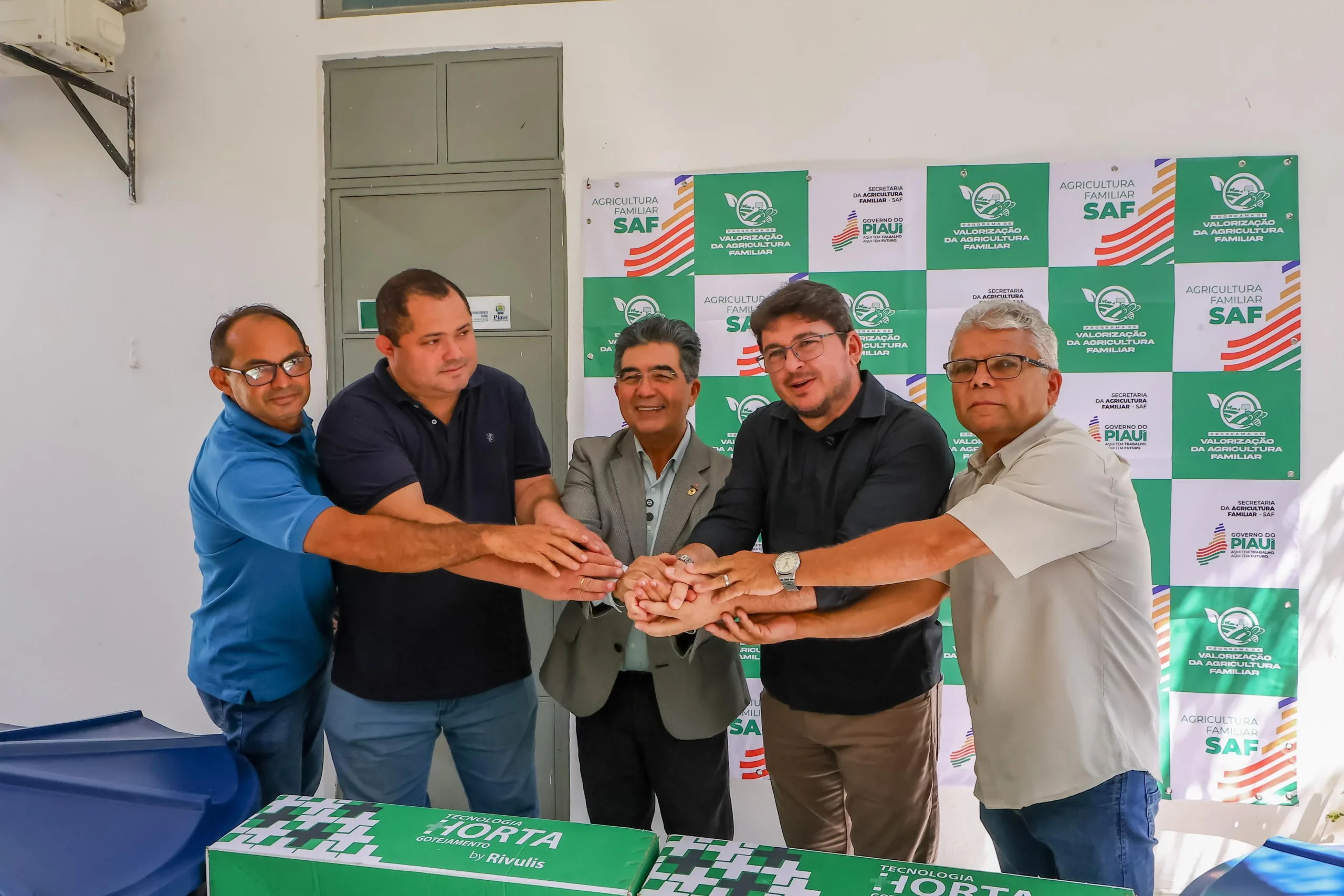 Ipiranga do Piauí recebe kits de irrigação para fortalecimento da agricultura familiar
