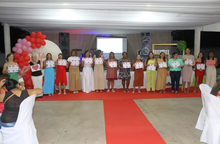 Prefeitura de Ipiranga do Piauí realiza jantar com homenagens, sorteios e desfile de gestantes em celebração ao Dia das Mães