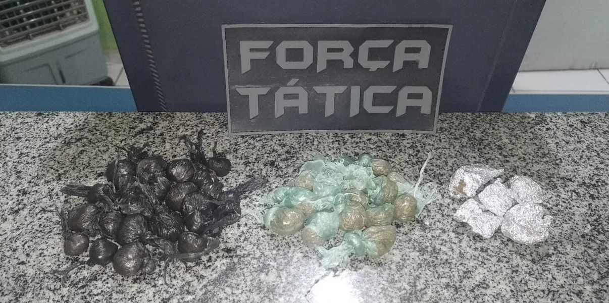 PM detecta mais de 40 invólucros de maconha dentro de Ônibus interestadual em Simplício Mendes