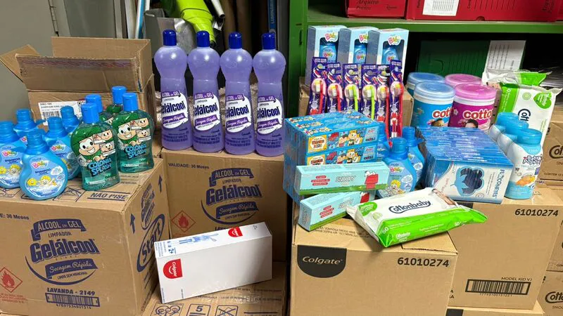 Escolas da rede municipal de Picos recebem kit completo de material de higiene pessoal para alunos