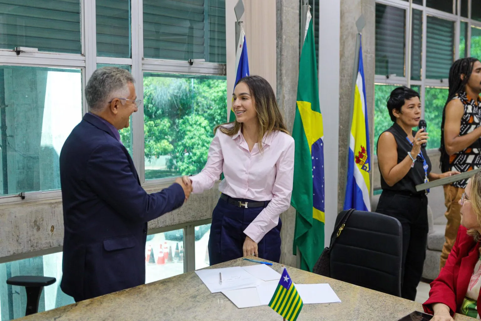 Uespi e Pacto pelas Crianças do Piauí firmam parceria para garantir permanência estudantil por meio de Auxílio-Creche
