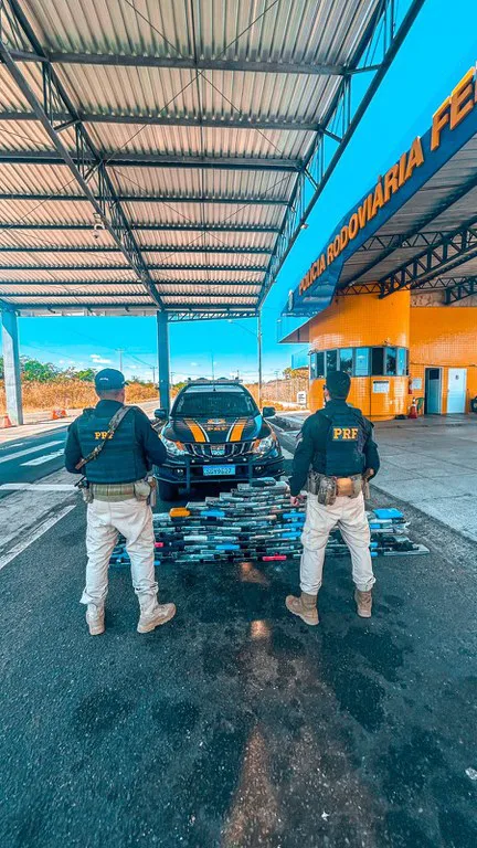 PRF apreende cerca de 140 kg de cocaína em ônibus apreendido em Valença