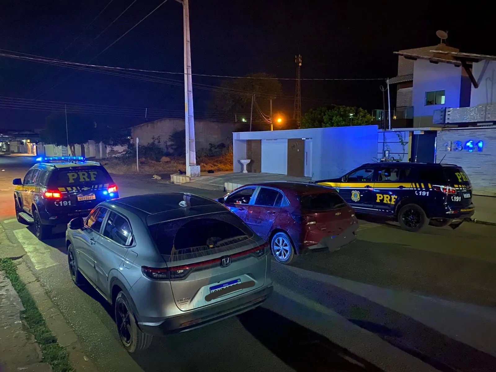 PRF recupera veículos roubados e encaminha dois suspeitos por receptação e adulteração em Picos