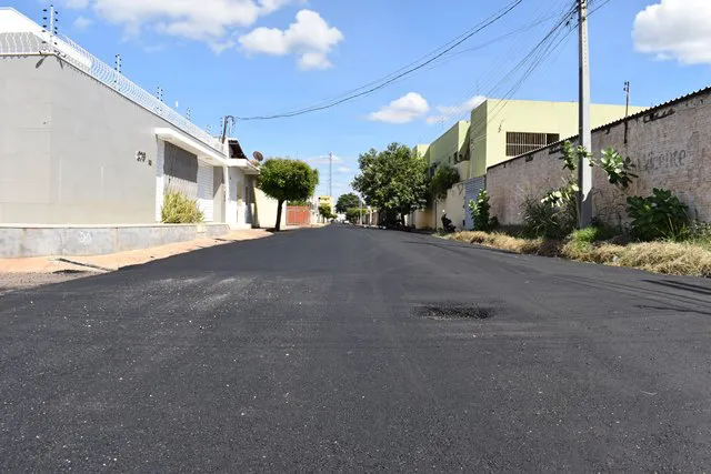 Mais cinco bairros de Picos serão contemplados em mais uma etapa da obra de asfaltamento