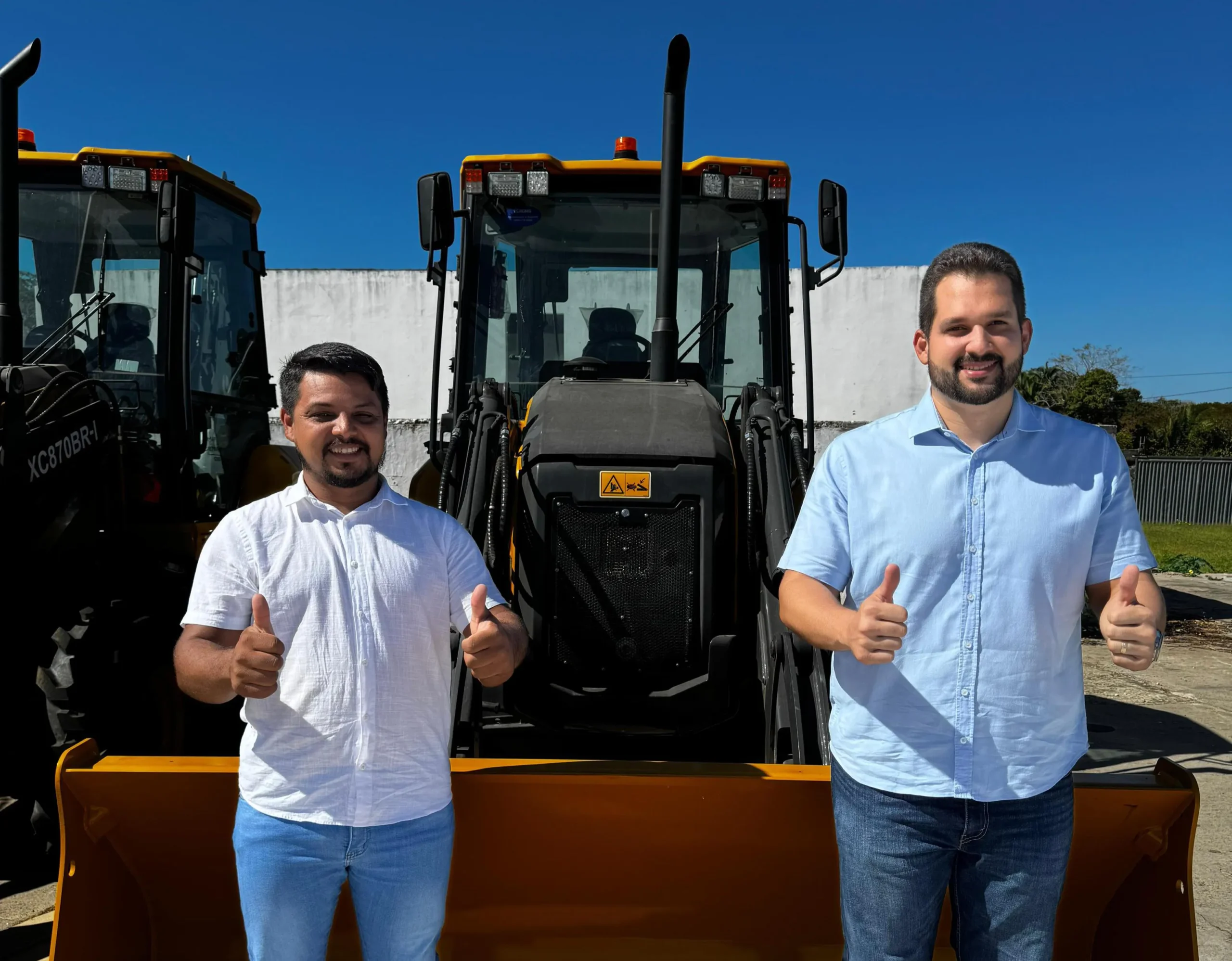 Santo Antônio de Lisboa é comtemplado com retroescavadeira