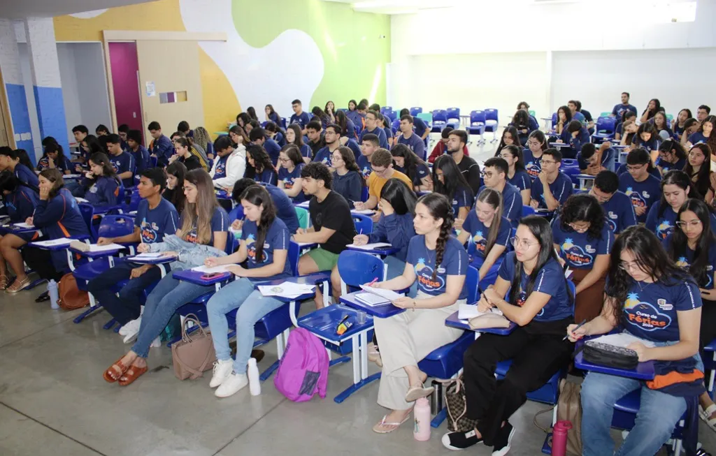 Curso de férias do Colégio Machado de Assis segue empolgando alunos