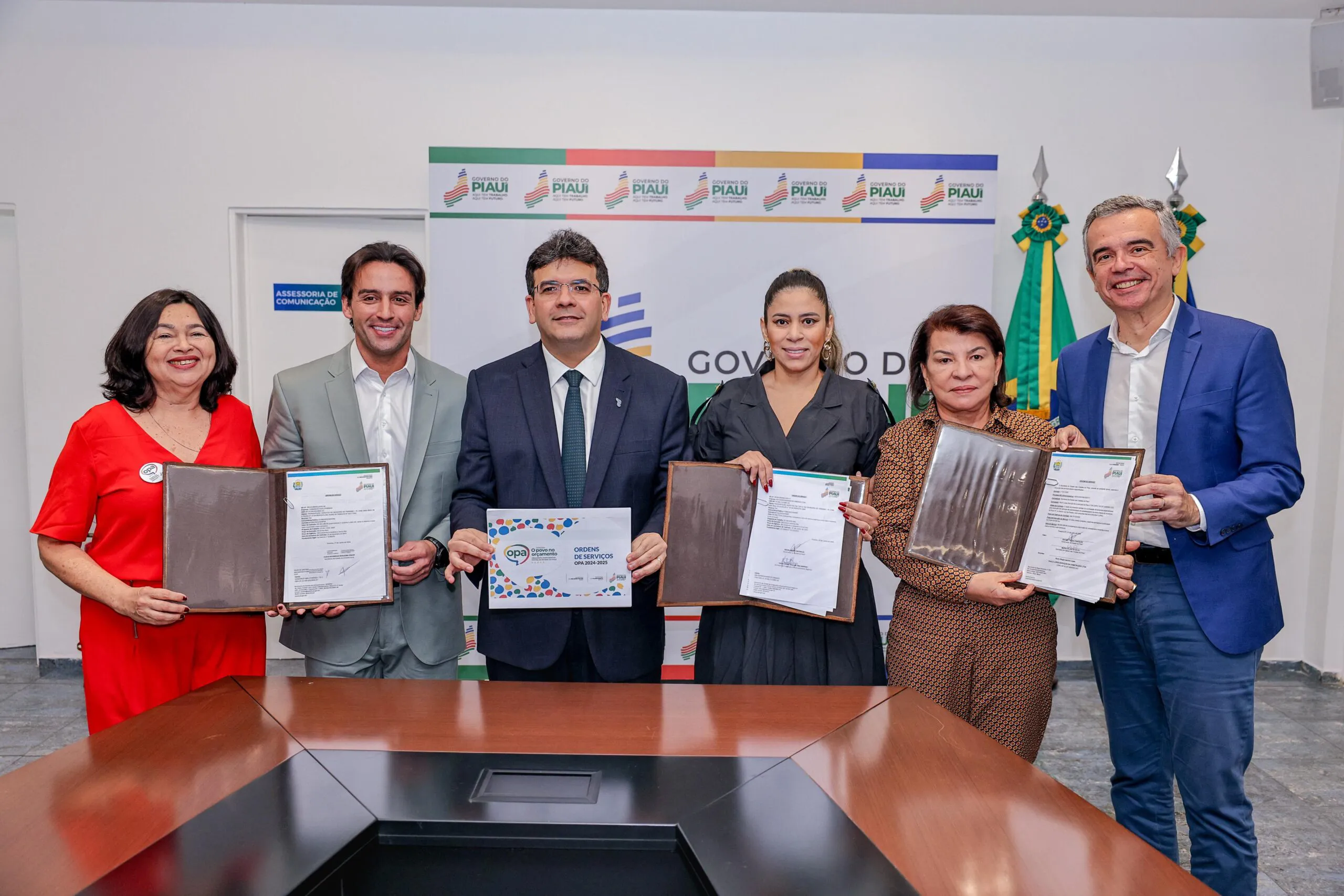 Rafael Fonteles assina ordens de serviço para novas obras do OPA em Picos e  mais quatro cidades - PORTAL RIACHAONET - O Portal de notícias da  macrorregião de Picos