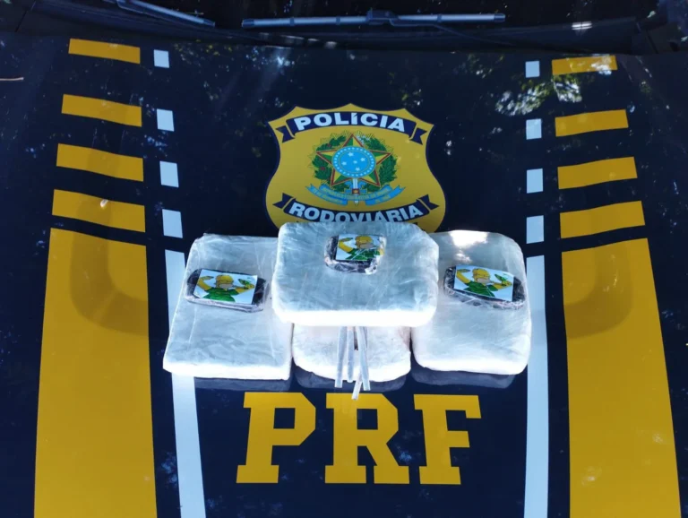 Picos: PRF apreende cocaína, haxixe e maconha em ônibus interestadual
