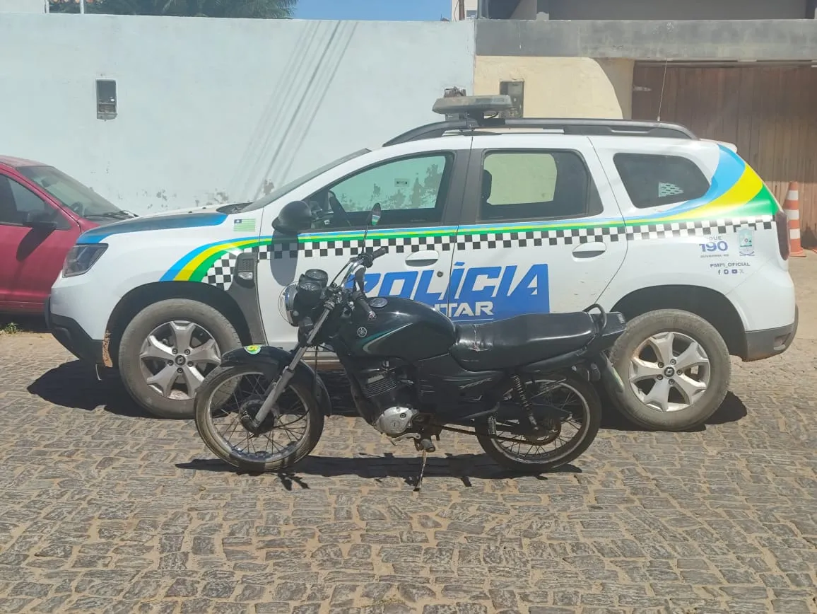 Polícia Militar apreende motocicleta e conduz jovem por direção perigosa e falta de habilitação em Paulistana