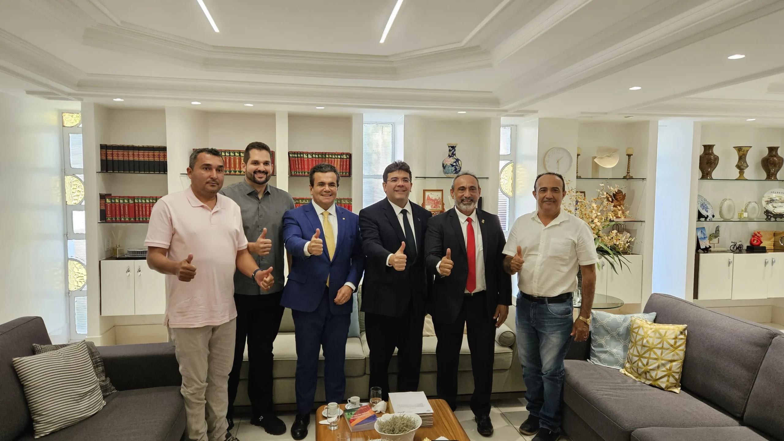 Prefeito Erivaldo Lopes se reúne com o governador Rafael Fonteles e apresenta demandas prioritárias de Santo Antônio de Lisboa