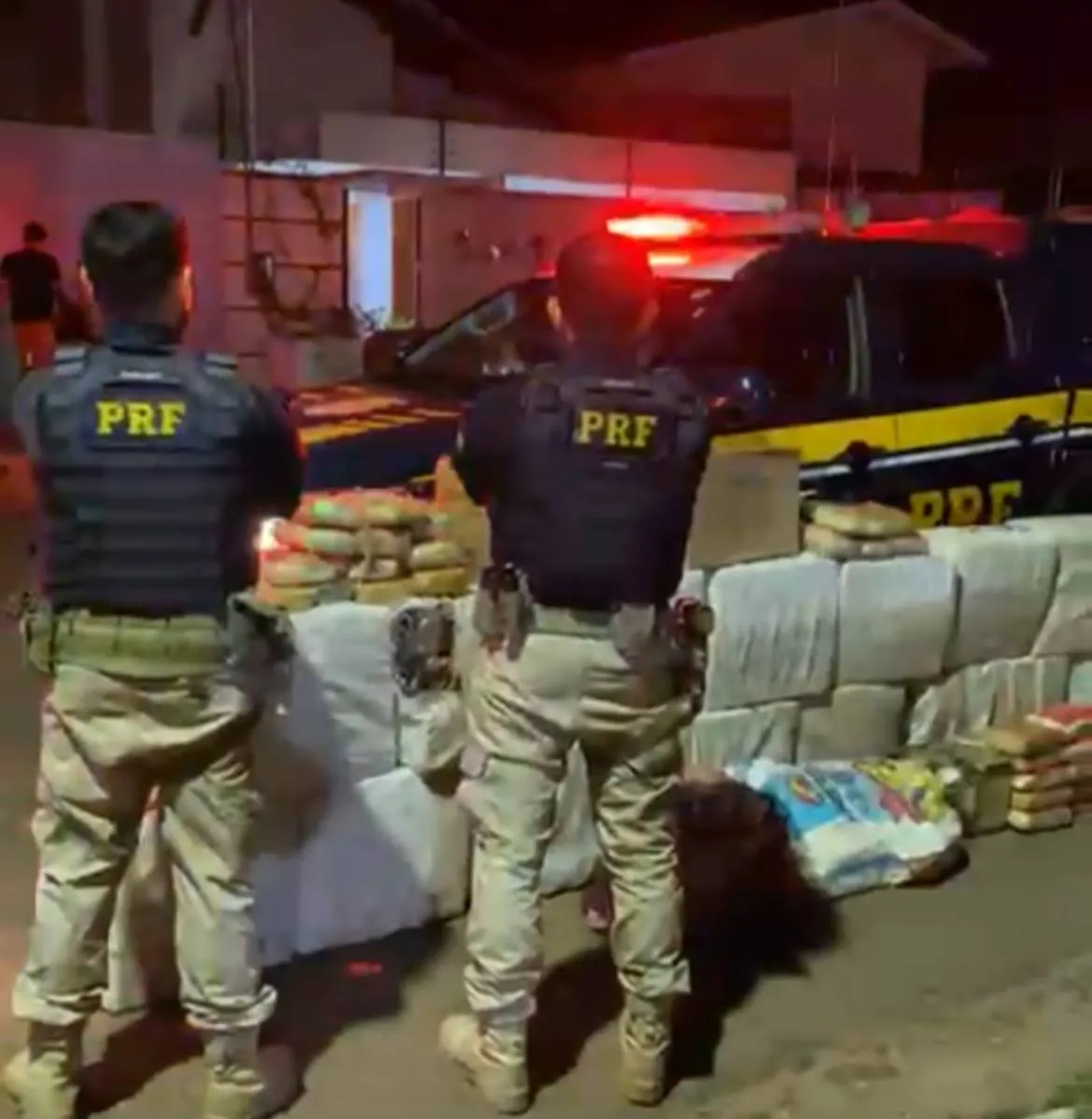 PRF realiza apreensão de mais de 630kg de drogas durante abordagem na BR 316 em Picos