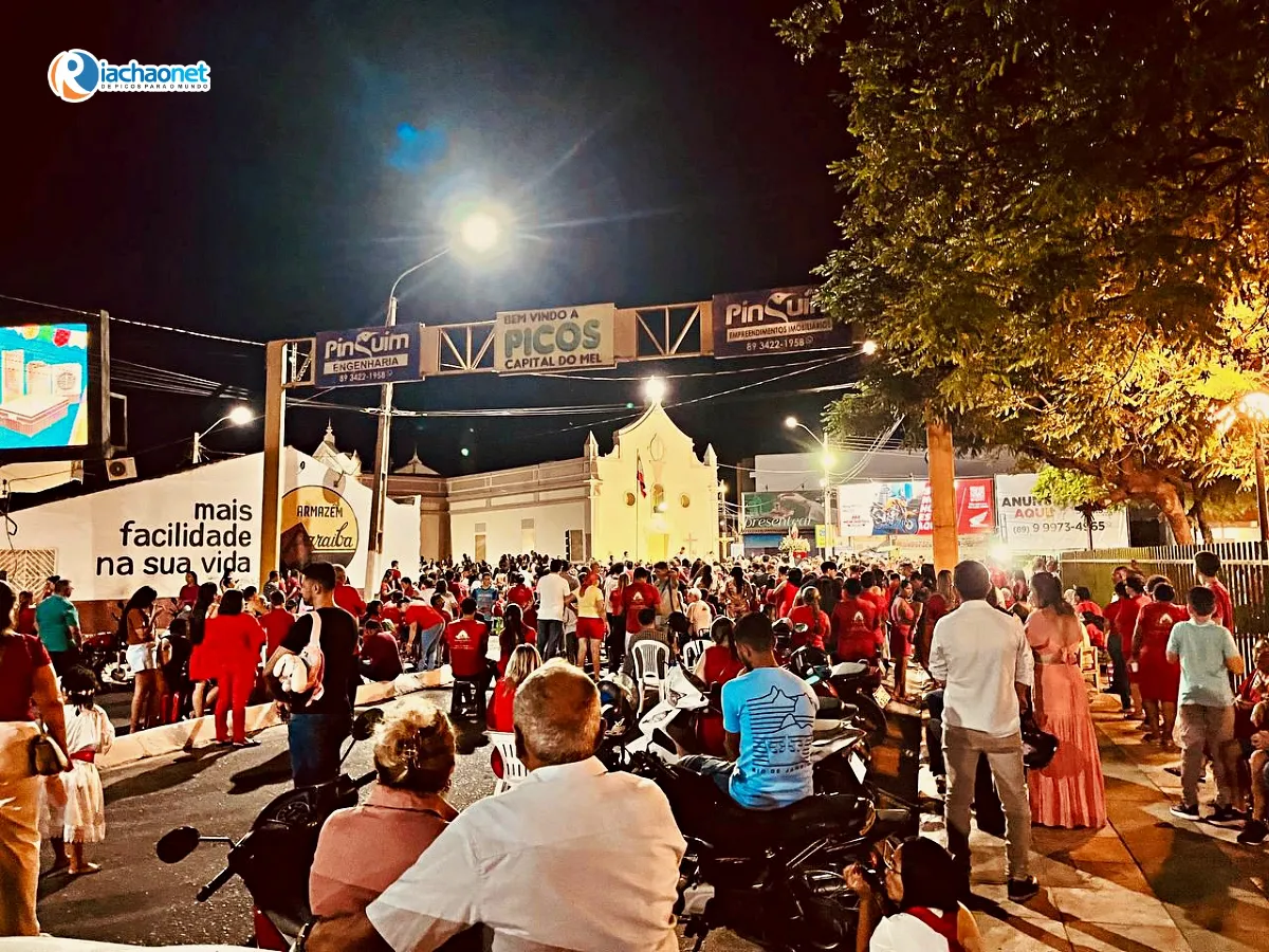 Centenas de fiéis participam do encerramento do 128º Festejo do Sagrado Coração de Jesus em Picos