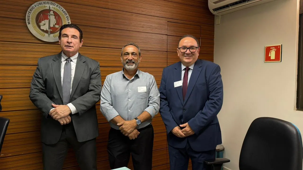 Prefeito de Santo Antônio de Lisboa, Erivaldo Lopes, assina adesão ao projeto Zero Lixões e reforça compromisso com o meio ambiente
