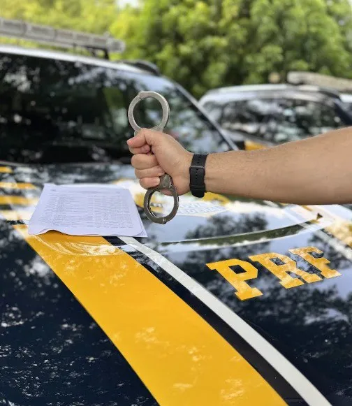 PRF cumpre mandado de prisão durante fiscalização no Piauí