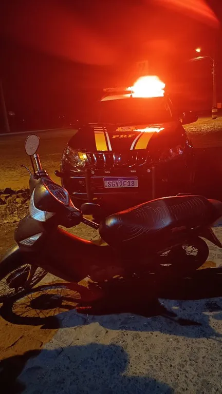 Em Inhuma, PRF flagra adolescente conduzindo motocicleta adulterada na BR-316