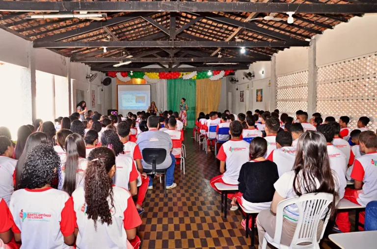 Prefeitura de Santo Antônio de Lisboa reforça ações de combate à poluição visual com palestra educativa