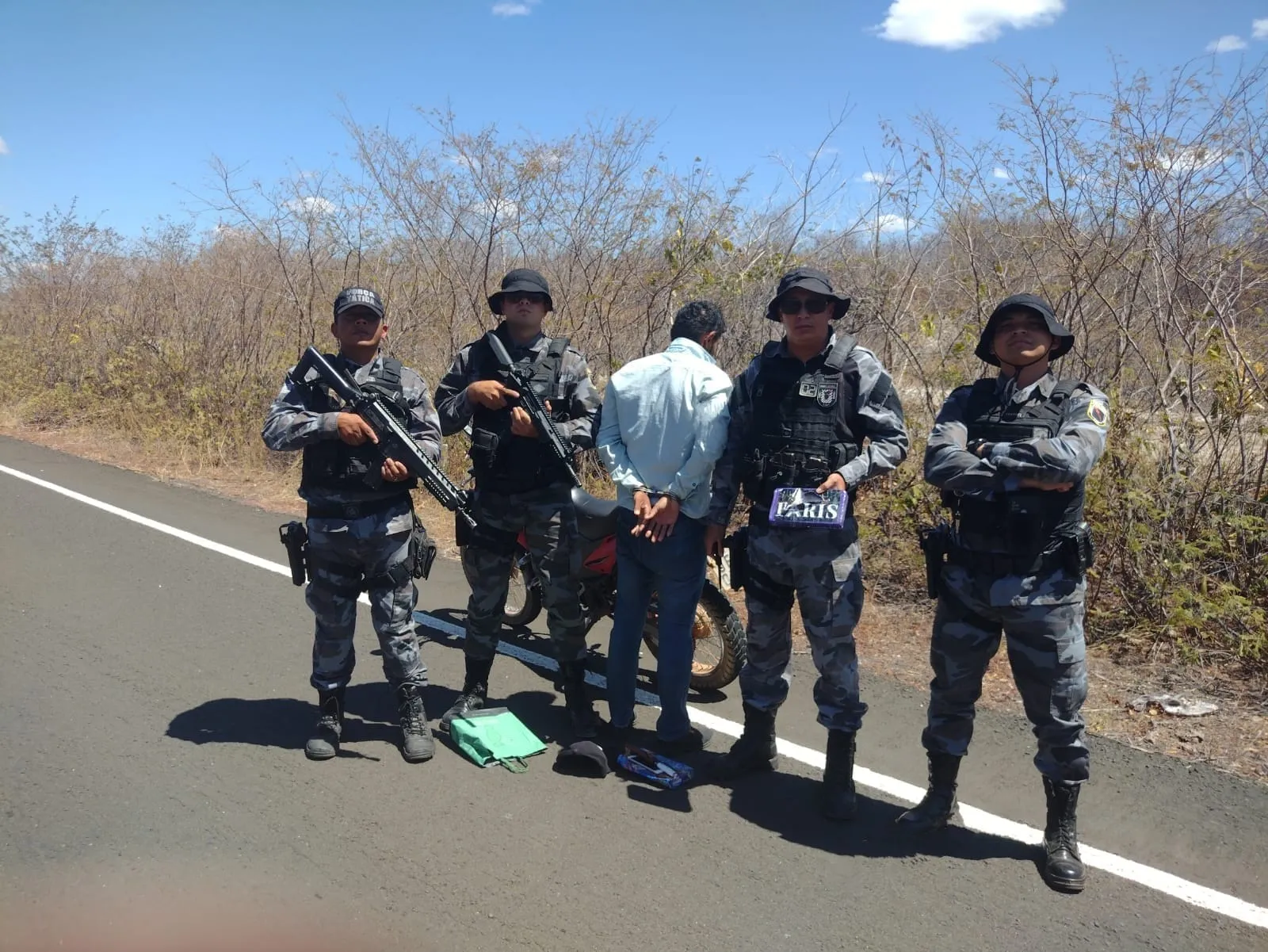PM apreende 1 kg de cocaína e prende suspeito em Simplício Mendes