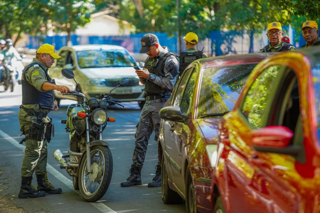 Campanha da Secretaria de Segurança Pública chega a Picos para conscientizar motoristas e motociclistas
