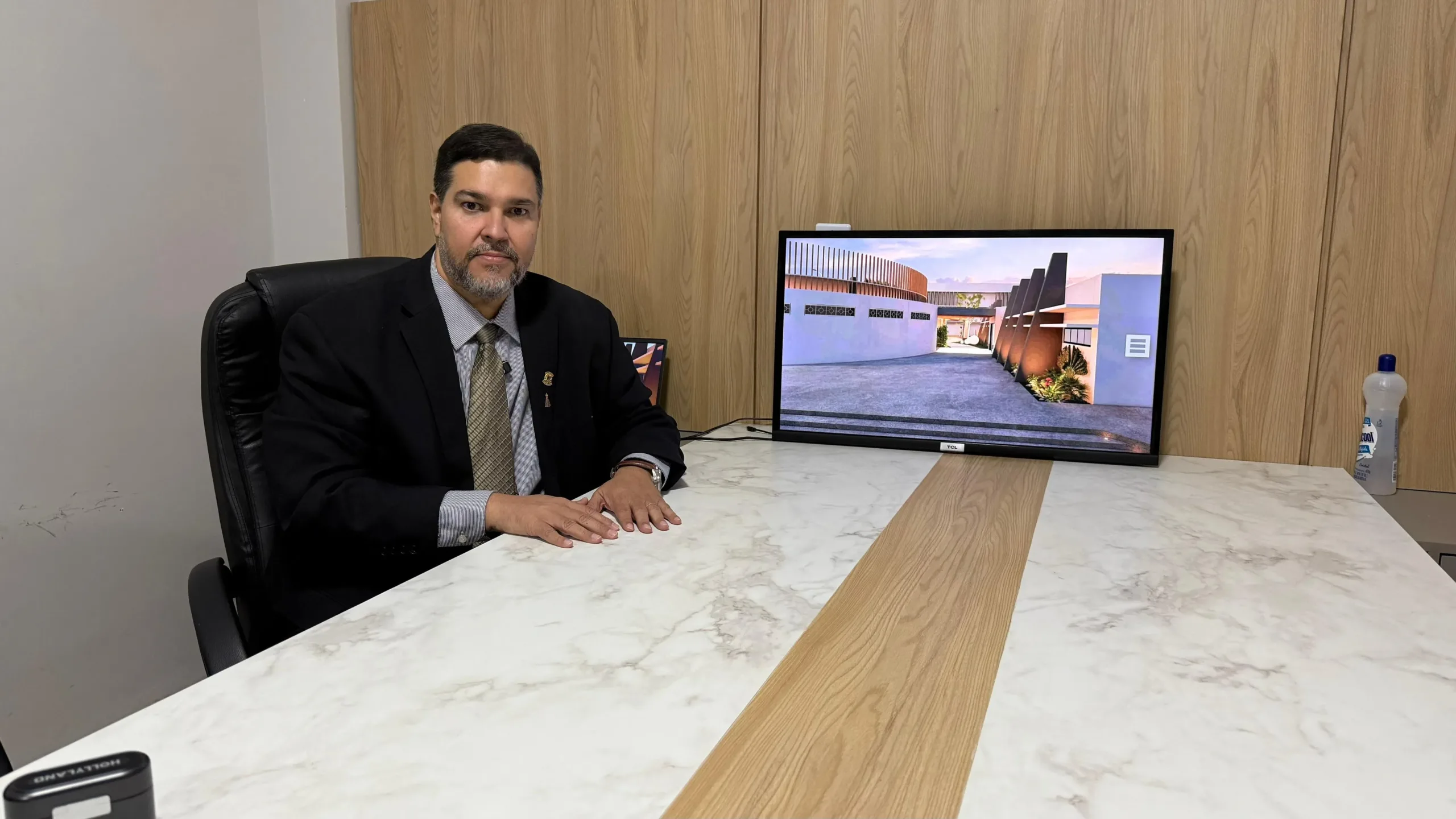 Rinaldinho apresenta projeto de reconstrução da Câmara Municipal de Picos