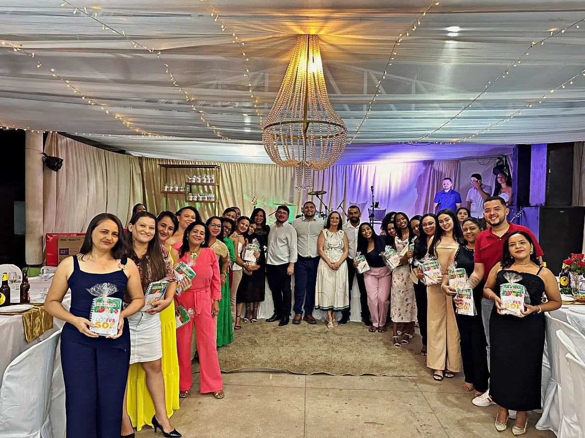 Noite das Estrelas celebra professores e servidores da Educação de Ipiranga do Piauí com grandes anúncios e momentos de emoção