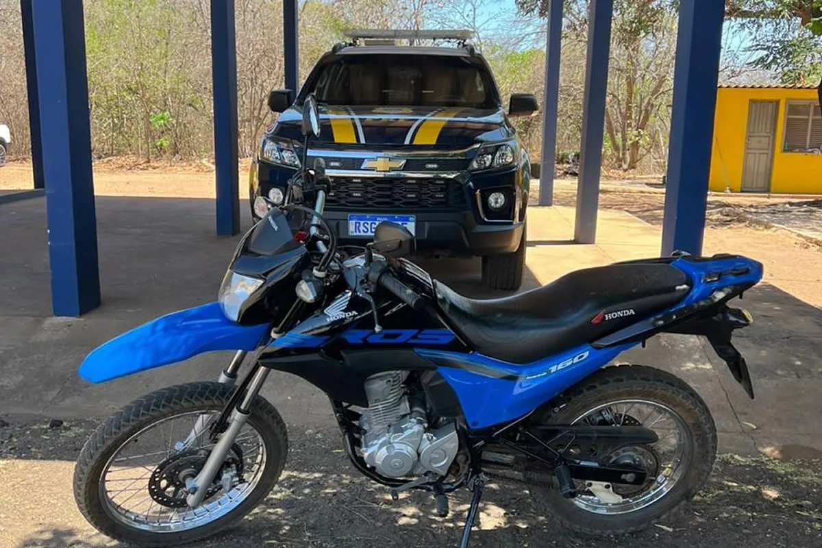 PRF apreende motocicleta adulterada durante fiscalização na BR-316, em Picos