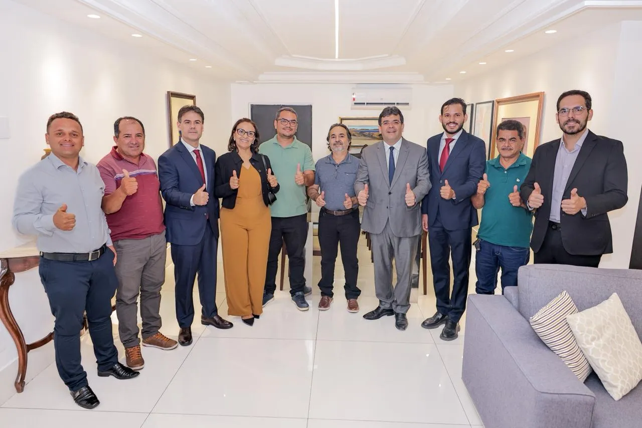 Oposição política de Santana do Piauí é recebida pelo governador Rafael Fonteles e pede melhorias para o município