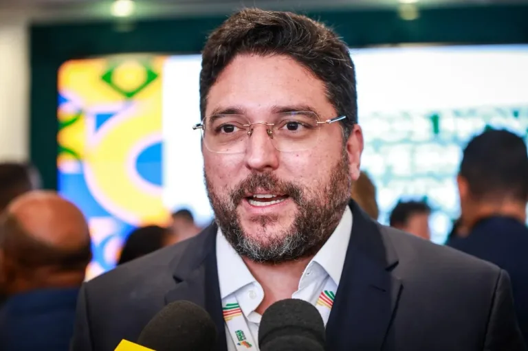 Secretário anuncia concursos e novos servidores para 10 pastas até 2026 no Piauí