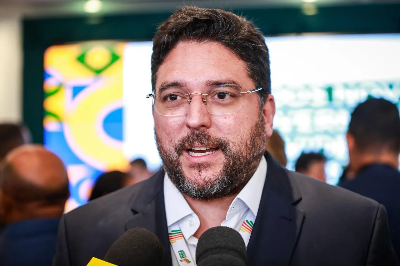 Secretário anuncia concursos e novos servidores para 10 pastas até 2026 no Piauí