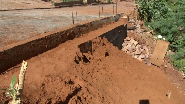Prefeitura de Picos recupera paredão no bairro Morada do Sol