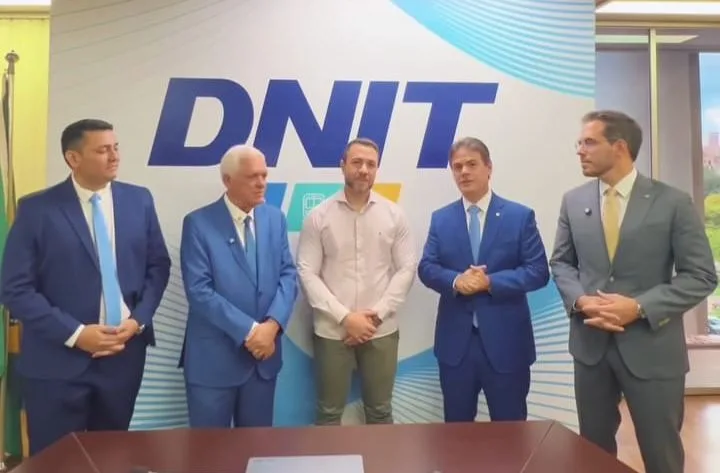 Severo Eulálio trata de obras das BRs 316 e 222 em agenda oficial em Brasília