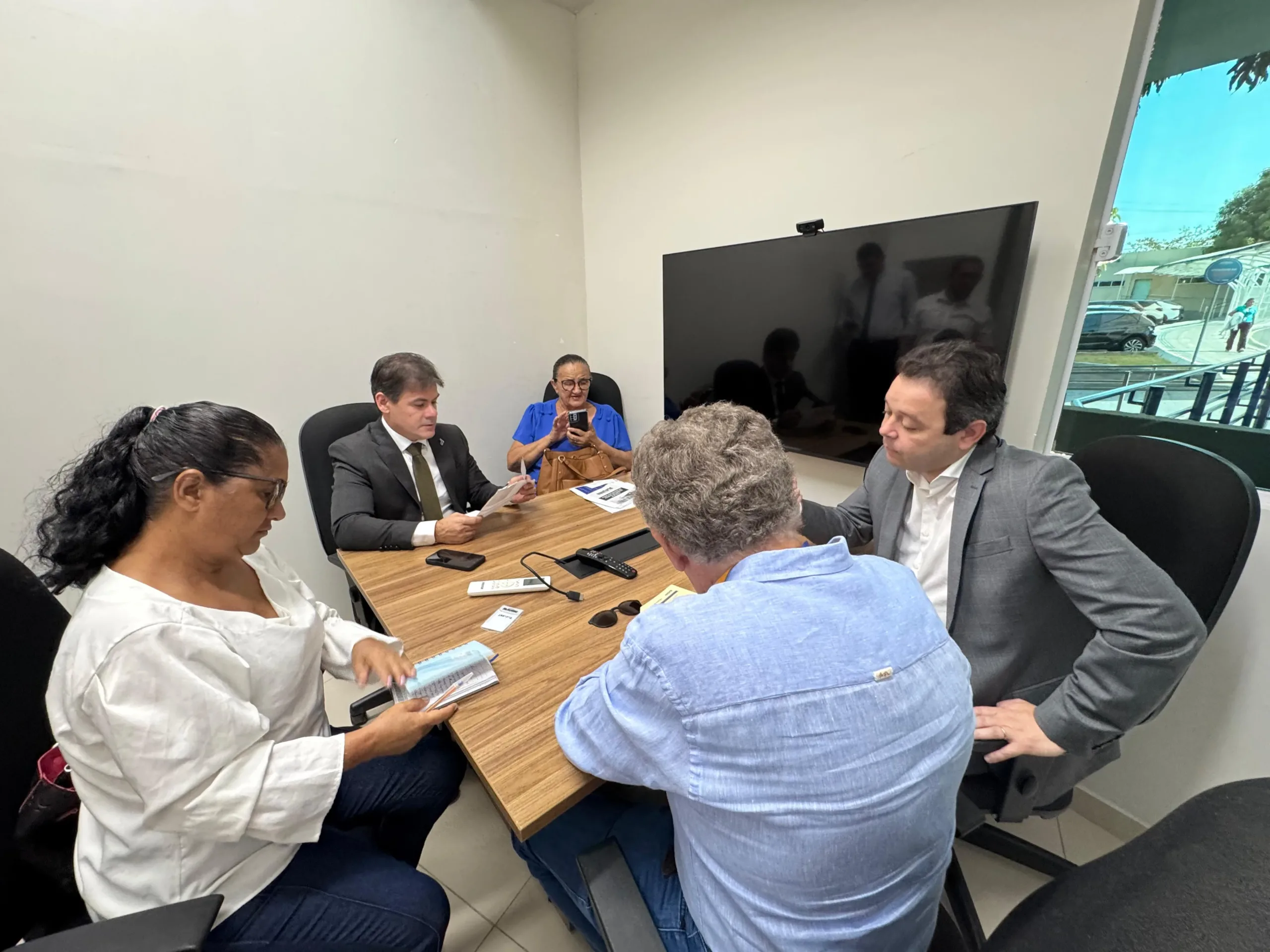 Deputado Severo Eulálio apresenta demandas de energia à Equatorial Piauí e reforça compromisso com comunidades da capital e do interior