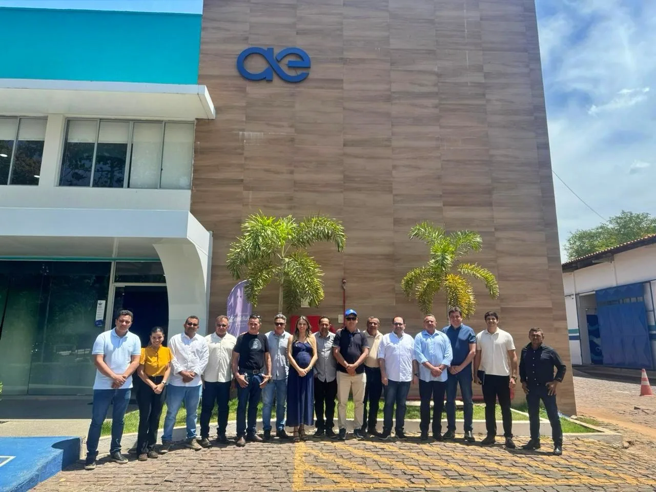 Prefeito Miguel Rodrigues cobra soluções para abastecimento de água em Itainópolis durante reunião com a Águas do Piauí