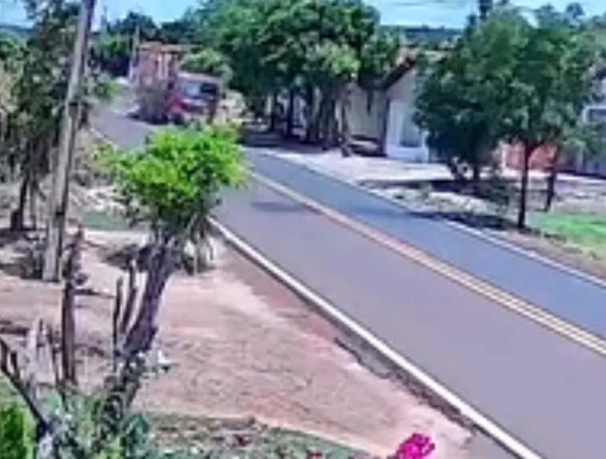 Motociclista morre após ser atingido por caminhão em Picos