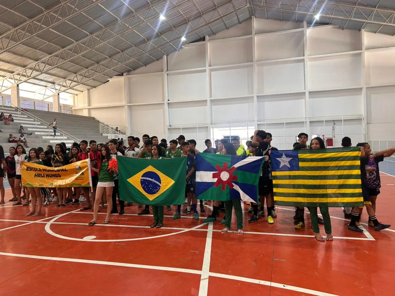 Alunos da Escola Heli Nunes participam de interclasse
