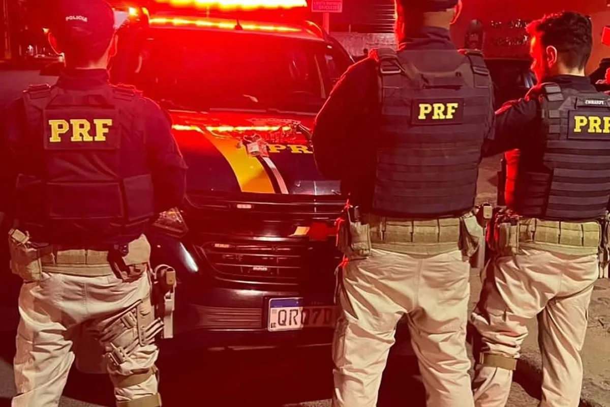 PRF apreende arma e droga durante abordagem na BR-316 em Picos