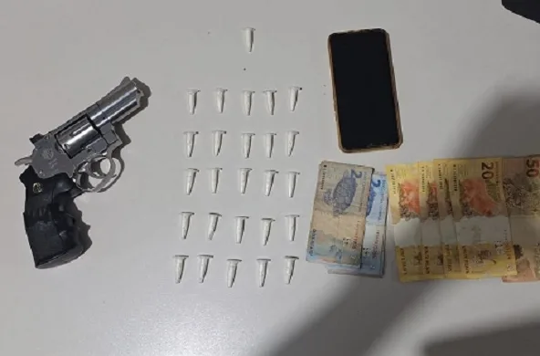 Homem tenta fugir da polícia e é flagrado com drogas em Dom Expedito Lopes