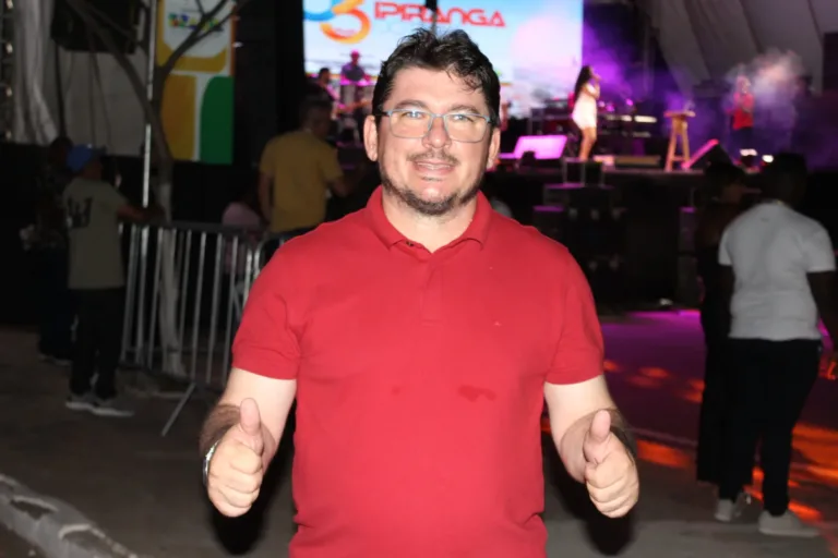 Pesquisa aponta aprovação de 91,27 da gestão do prefeito Elvis Ramos em Ipiranga do Piauí