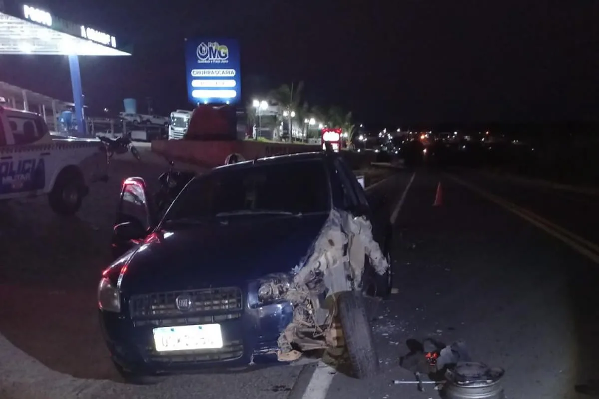 Colisão entre carro e carreta é registrada na BR-316, em Francisco Macedo; caminhão deixa o local