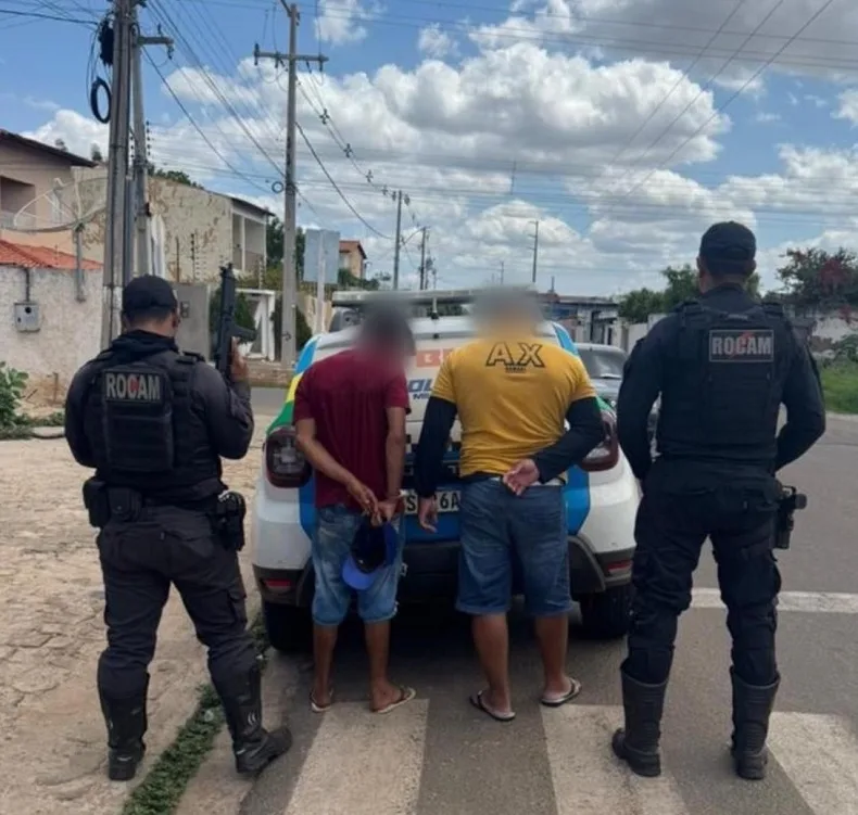 Dois homens são conduzidos por tráfico de drogas e porte ilegal de munição