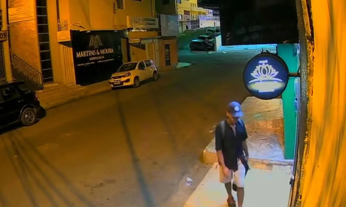 Loja de joias é invadida pelo teto e tem itens de prata furtados no centro de Picos
