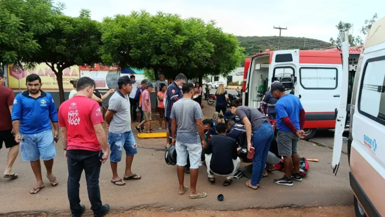 Acidente entre caminhonete e motocicleta é registrado na Avenida Severo Eulálio, em Picos