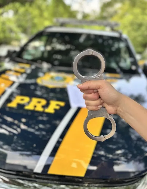 PRF cumpre mandado de prisão por estelionato durante fiscalização em Picos