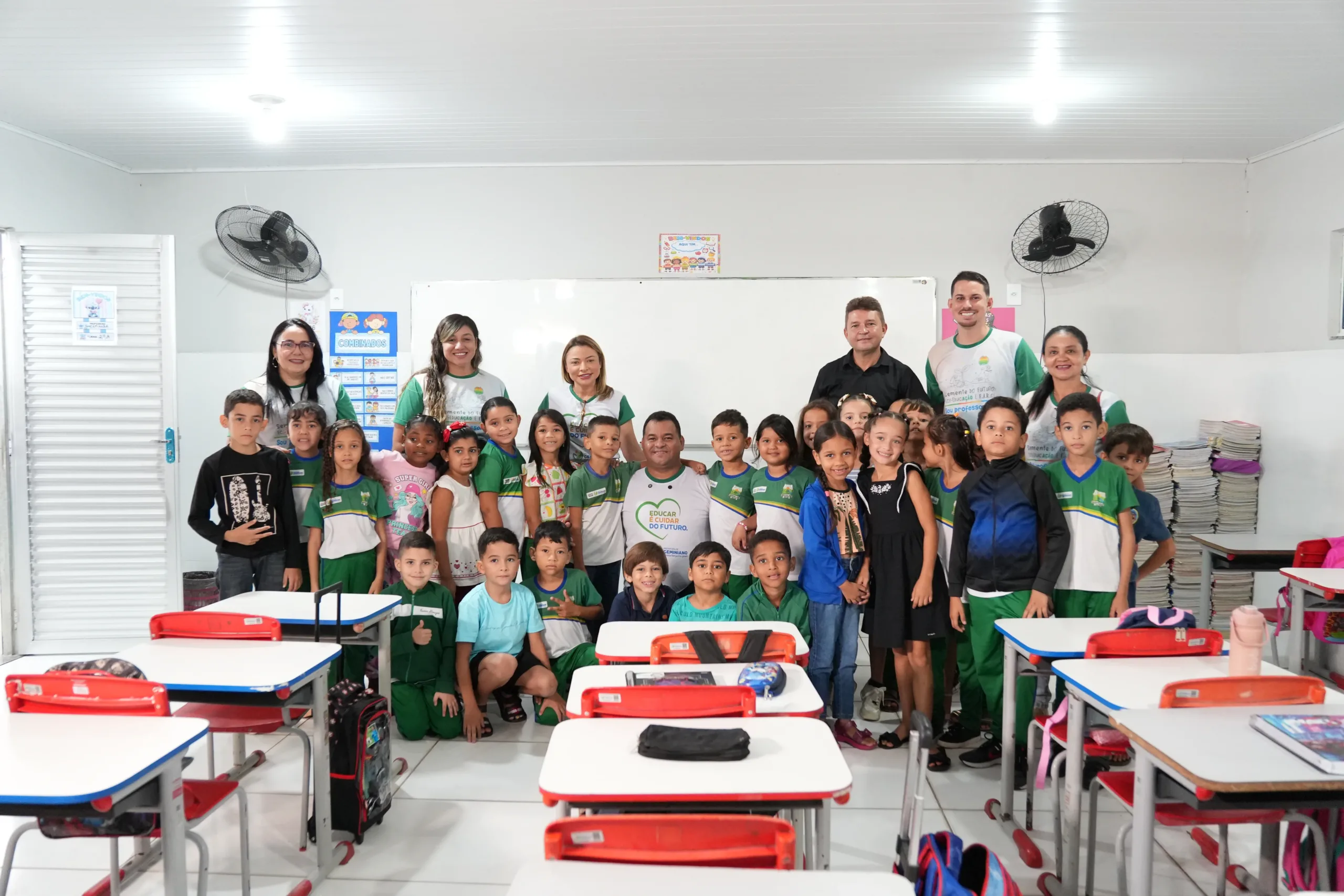 Prefeitura de Geminiano inicia ano letivo com visitas às escolas e reforço em investimentos