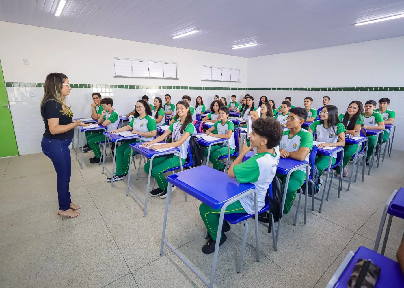 Seduc convoca mais de 500 profissionais para Escolas de Tempo Integral