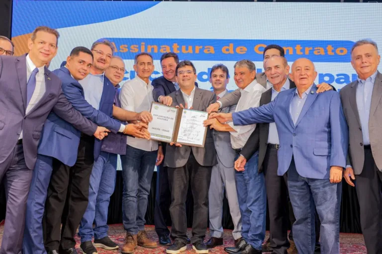 Severo Eulálio participa de assinatura de contrato para construção da adutora de Jaicós