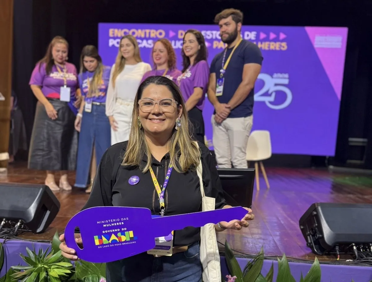 Secretária da Mulher de Santo Antônio de Lisboa participa do Encontro de Gestoras de Políticas Públicas para Mulheres em Fortaleza