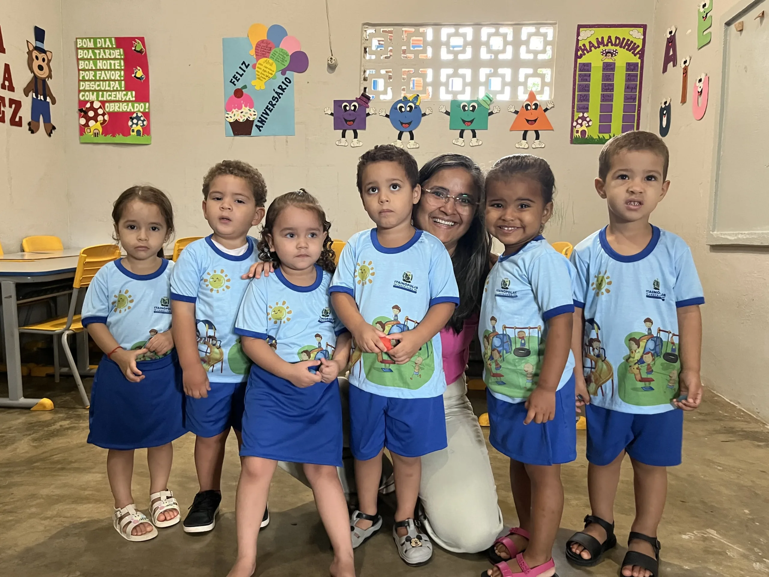 Itainópolis inicia distribuição de uniformes para alunos da Rede Municipal e promove mais igualdade nas escolas