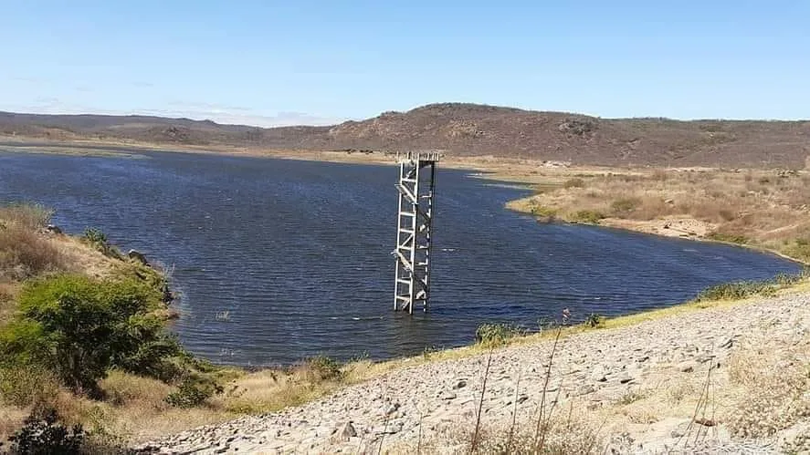 Homem desaparece após salto no Açude Barreiras e mobiliza buscas em Fronteiras; Veja vídeo!